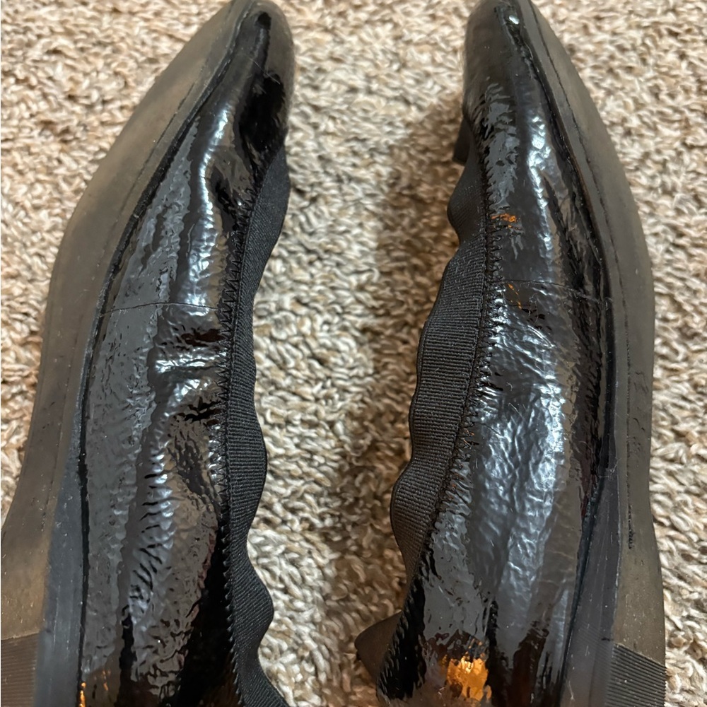 Tory Burch Shiny Black Flats with Gold Logo - Picture 8 of 9
